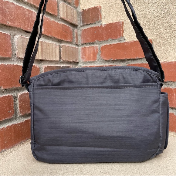 🆕Lug Wings Crossbody RFID Travel Bag | Gray - Picture 5 of 15